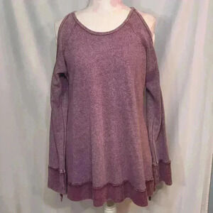 T Party Cold Shoulder Sweater/Sweatshirt